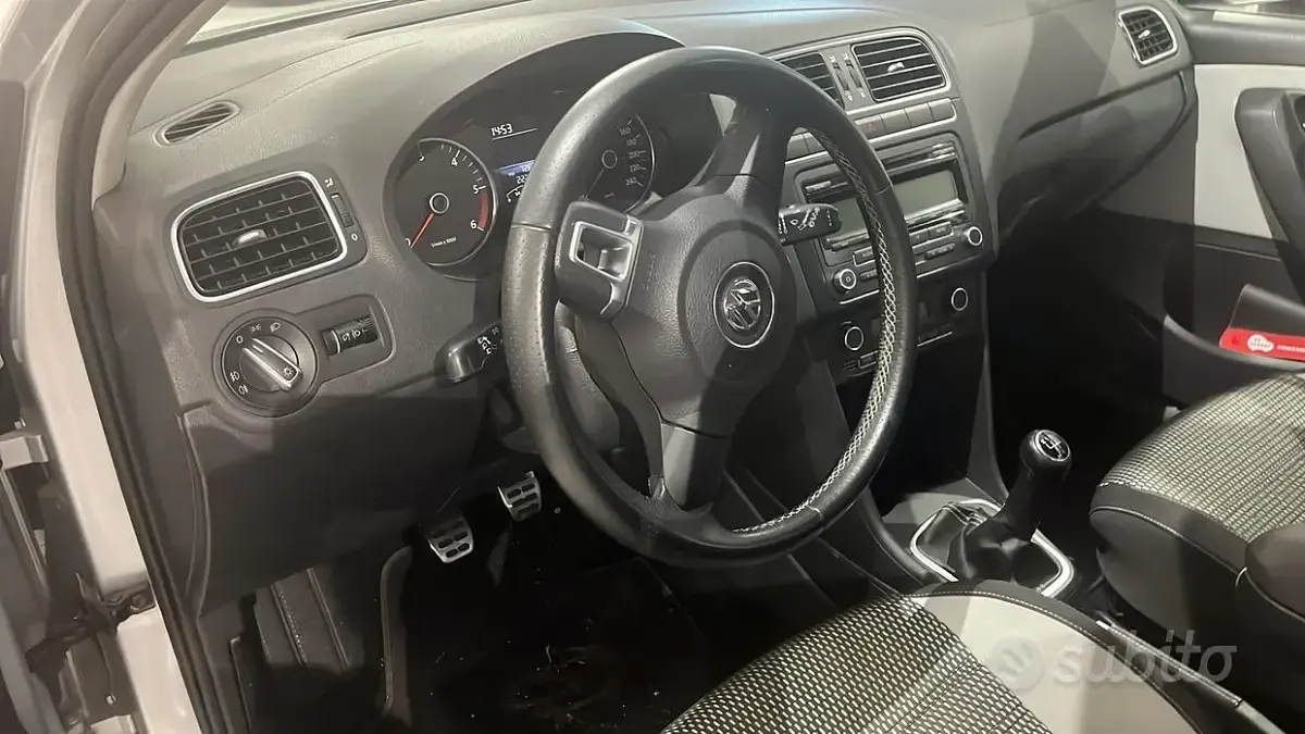 Usata VW Polo Cross 90 CV (66 kW) 2010 Grigio Utilitaria