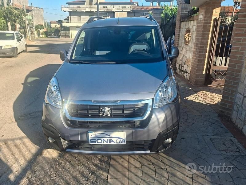 Usata Peugeot Partner Tepee Active 99 CV (72 kW) 2016 Grigio Monovolume