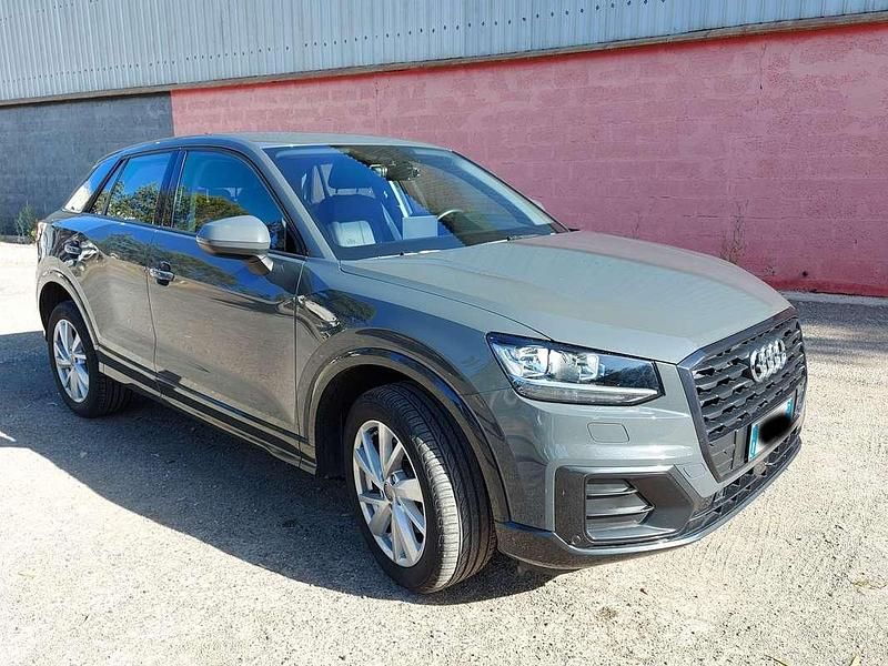 Usata Audi Q2 Business 116 CV (85 kW) 2019 Grigio SUV