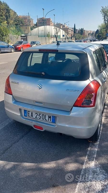 Usata Suzuki Swift 92 CV (67 kW) 2010 Grigio Utilitaria