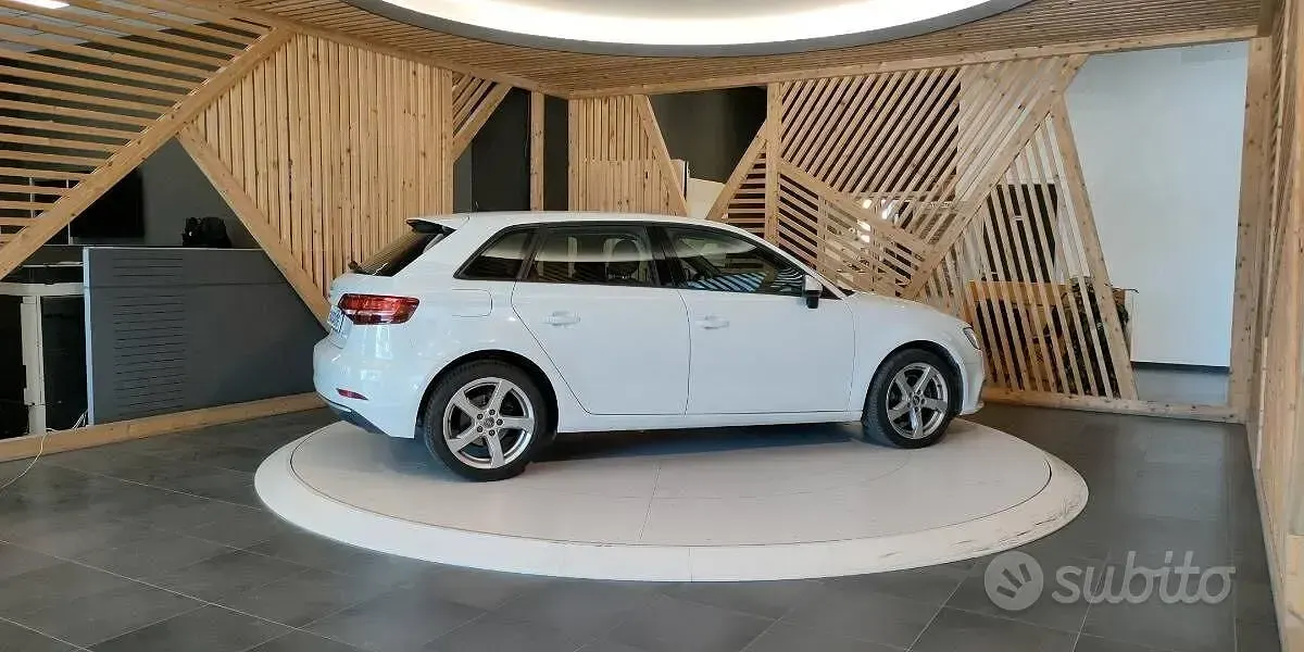 Usata Audi A3 Business 116 CV (85 kW) 2019 Bianco Berlina