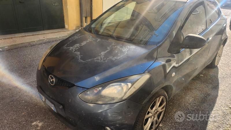 Usata Mazda 2 68 CV (50 kW) 2008 Grigio Utilitaria