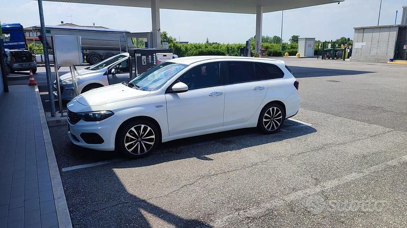 Usata Fiat Tipo 120 CV (88 kW) 2021 Bianco Station wagon
