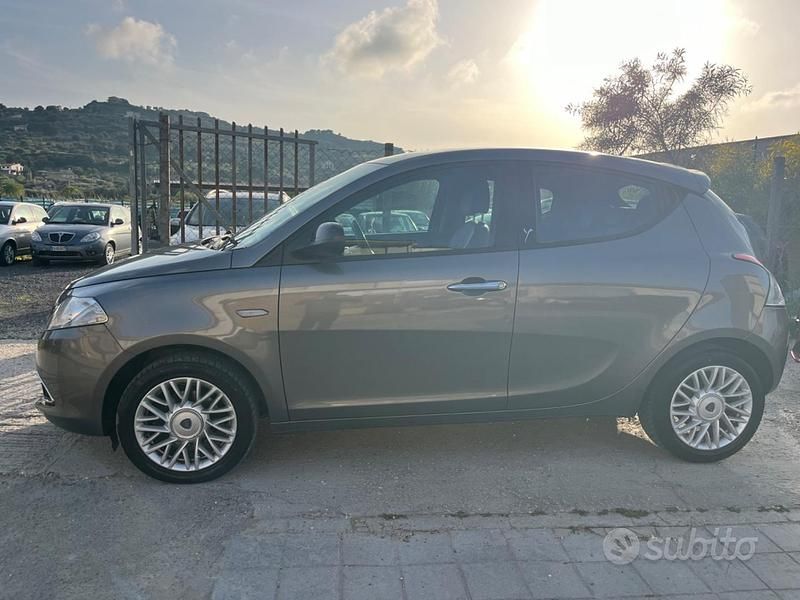 Usata Lancia Ypsilon S 95 CV (69 kW) 2014 Grigio Utilitaria