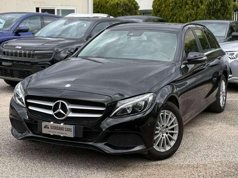 Usata Mercedes C180 Business 116 CV (85 kW) 2017 Nero Station wagon