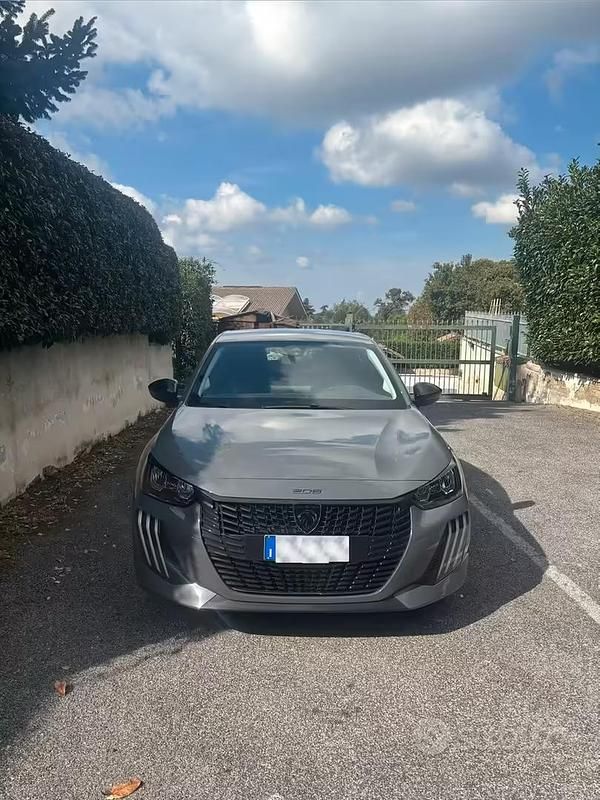 Usata Peugeot 208 Active 75 CV (55 kW) 2024 Grigio Utilitaria