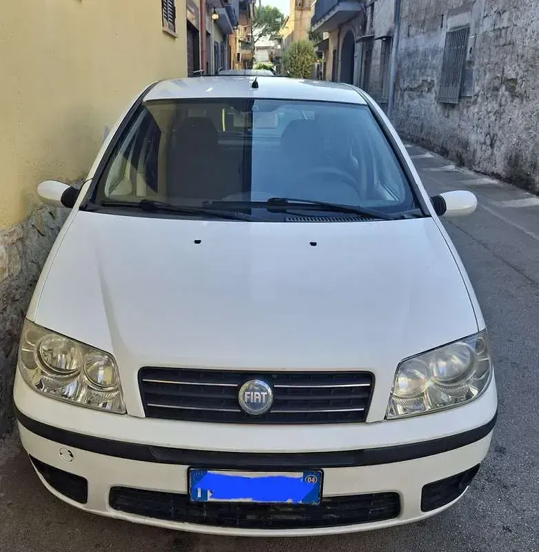 Usata Fiat Punto Dynamic 80 CV (58 kW) 2004 Utilitaria