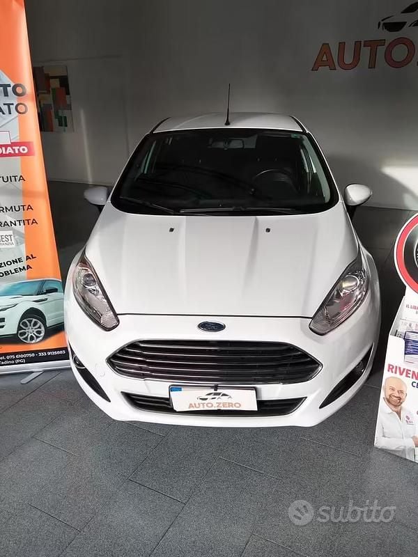 Usata Ford Fiesta Titanium 80 CV (58 kW) 2013 Bianco Berlina