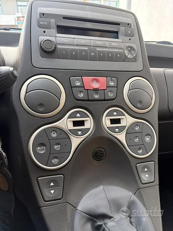 Usata Fiat Panda 4x4 Cross 69 CV (50 kW) 2007 Verde Utilitaria