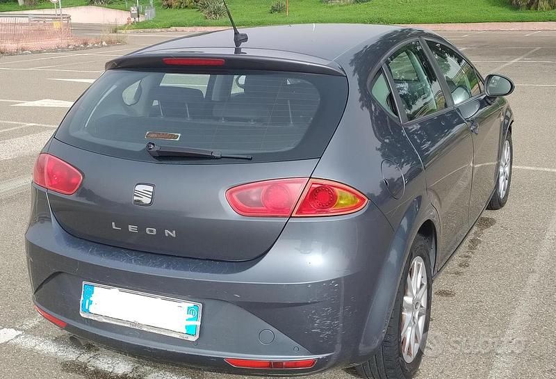 Usata Seat Leon Copa 105 CV (77 kW) 2011 Grigio Berlina
