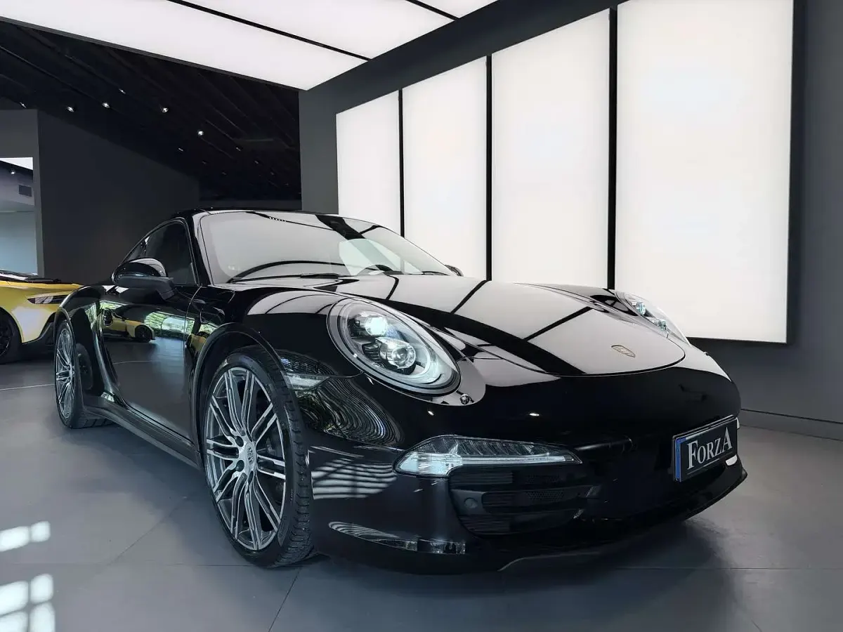 Usata Porsche 911 Carrera 4 Black Edition 349 CV (256 kW) 2015 Nero lucido Coupé