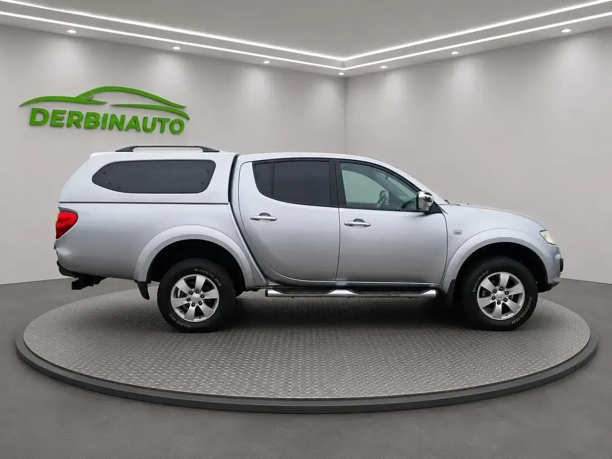 Usata Mitsubishi L200 Intense 178 CV (130 kW) 2015 Grigio Pick-up