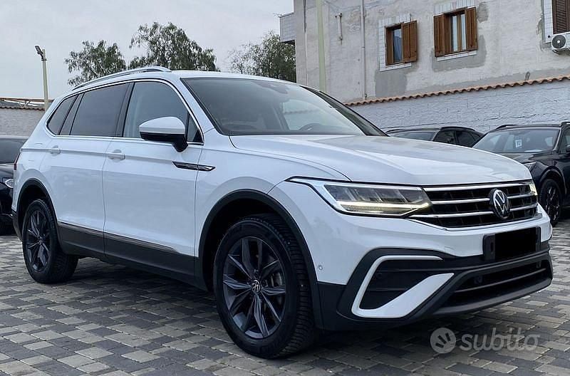 Usata VW Tiguan Allspace Life 150 CV (110 kW) 2021 Bianco SUV
