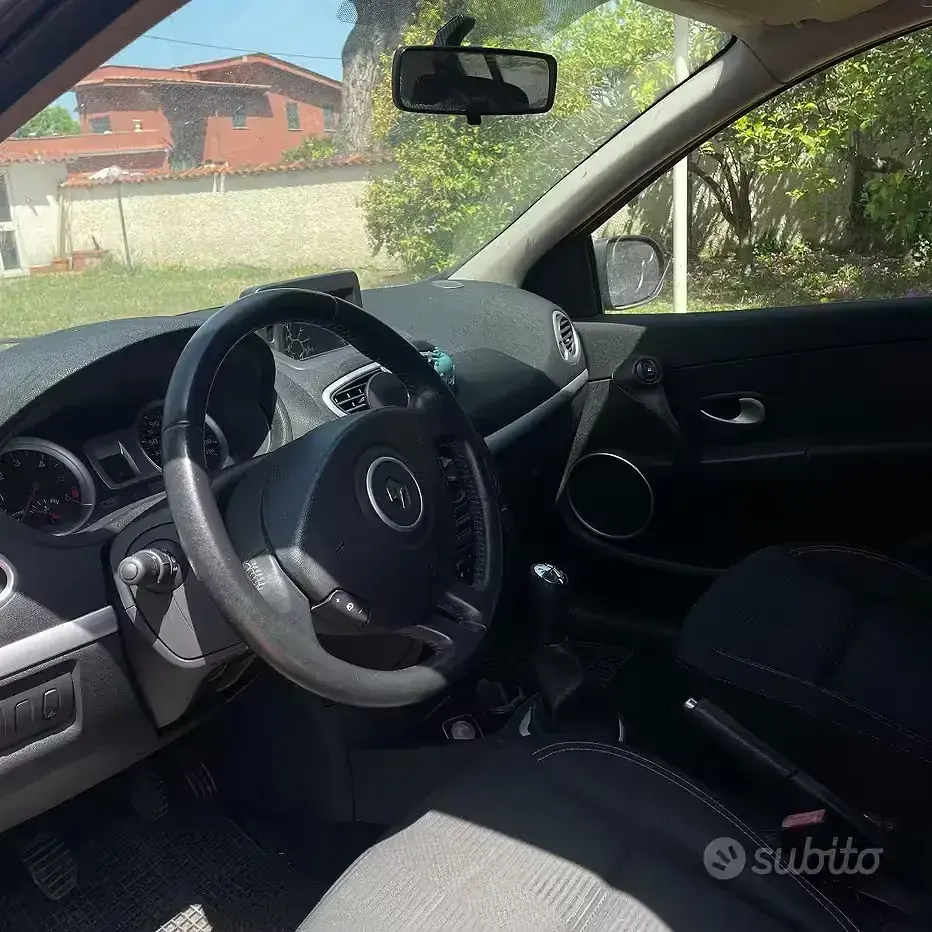 Usata Renault Clio II 85 CV (62 kW) 2010 Nero Berlina