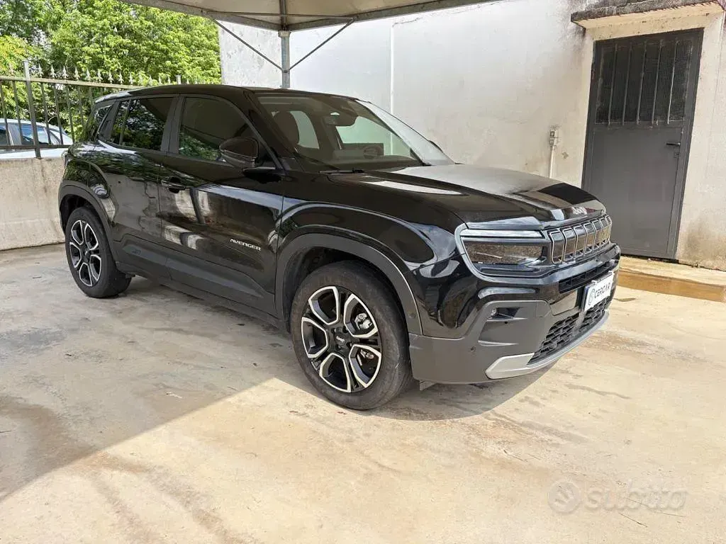Usata Jeep Avenger Summit 101 CV (74 kW) 2025 Nero SUV