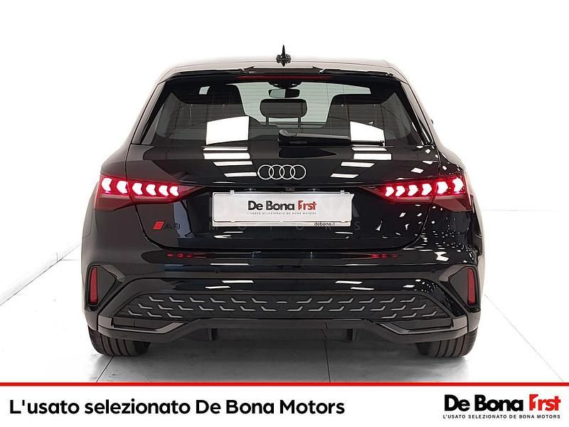 Usata Audi A3 S-Line 150 CV (110 kW) 2024 Nero metallizzato Berlina