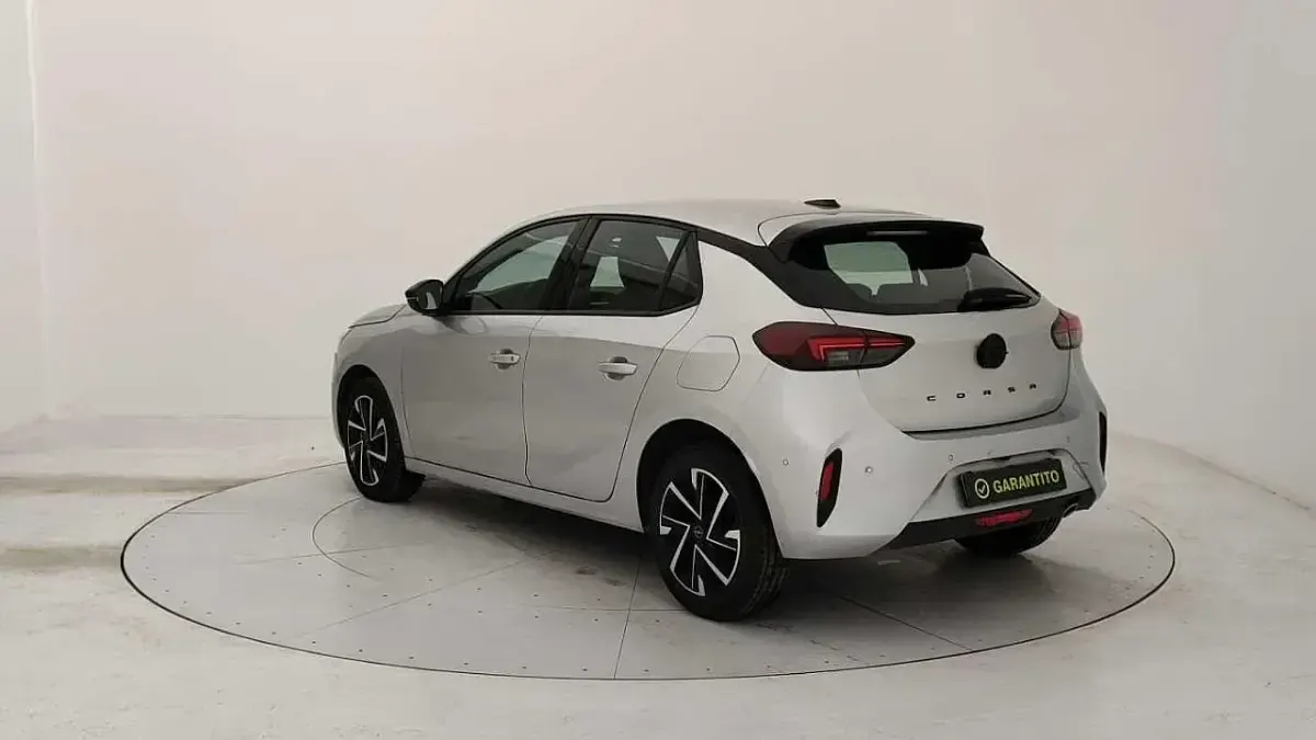 Usata Opel Corsa S 101 CV (74 kW) 2025 Kaolin white Utilitaria