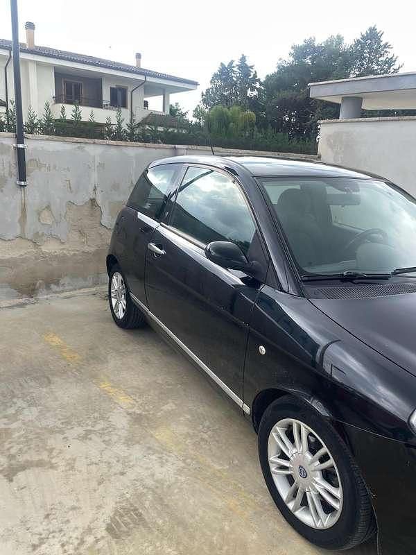 Usata Lancia Ypsilon 75 CV (55 kW) 2007 Utilitaria