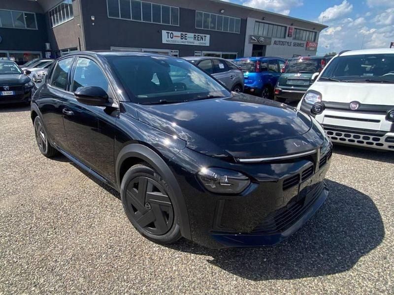 Usata Lancia Ypsilon 110 CV (80 kW) 2025 Nero Utilitaria