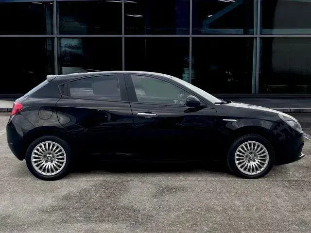 Usata Alfa Romeo Giulietta Progression 105 CV (77 kW) 2015 Nero Utilitaria