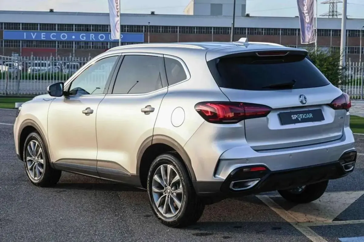 Usata MG HS Comfort 162 CV (119 kW) 2024 Grigio SUV