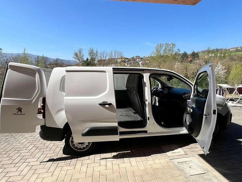 Usata Peugeot Partner Premium 131 CV (96 kW) 2022 Bianco Monovolume