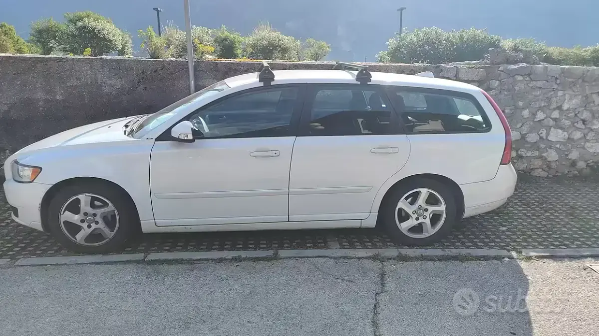 Usata Volvo V50 101 CV (74 kW) 2011 Bianco Station wagon