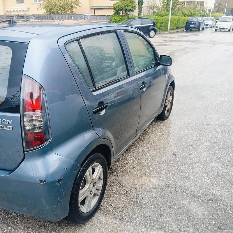 Usata Daihatsu Sirion HIRO 69 CV (50 kW) 2008 Blu Utilitaria