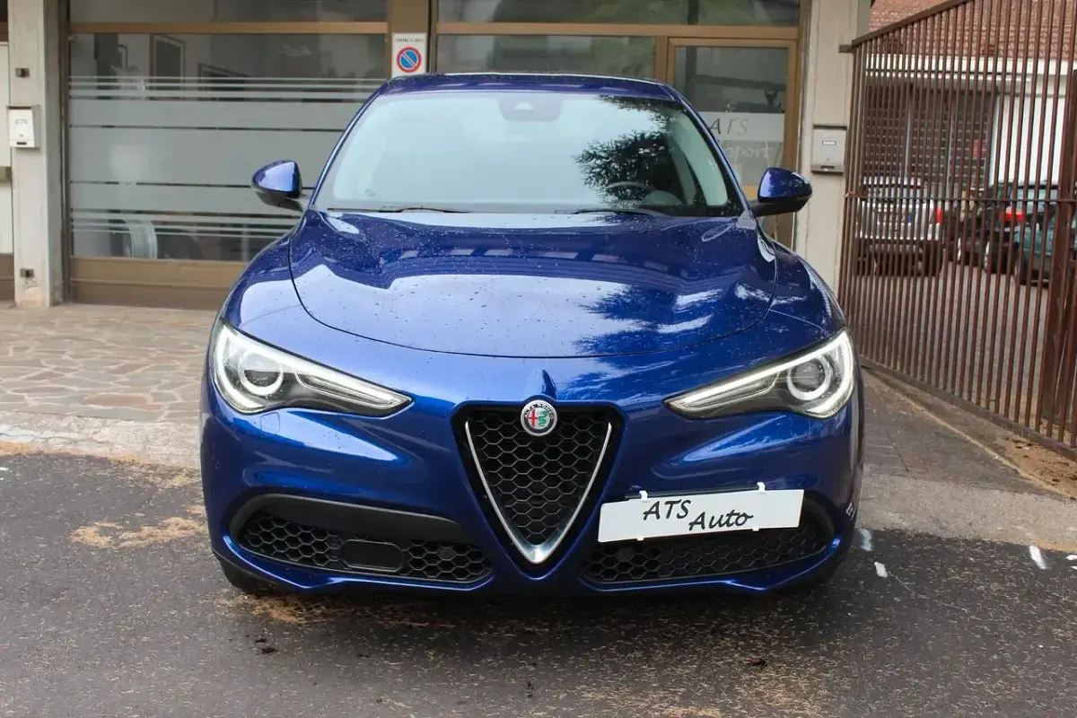 Usata Alfa Romeo Stelvio Business 190 CV (139 kW) 2020 Blu SUV