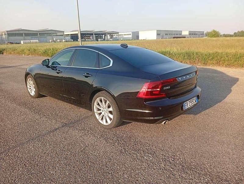 Usata Volvo S90 Business Edition 190 CV (139 kW) 2018 Nero Berlina
