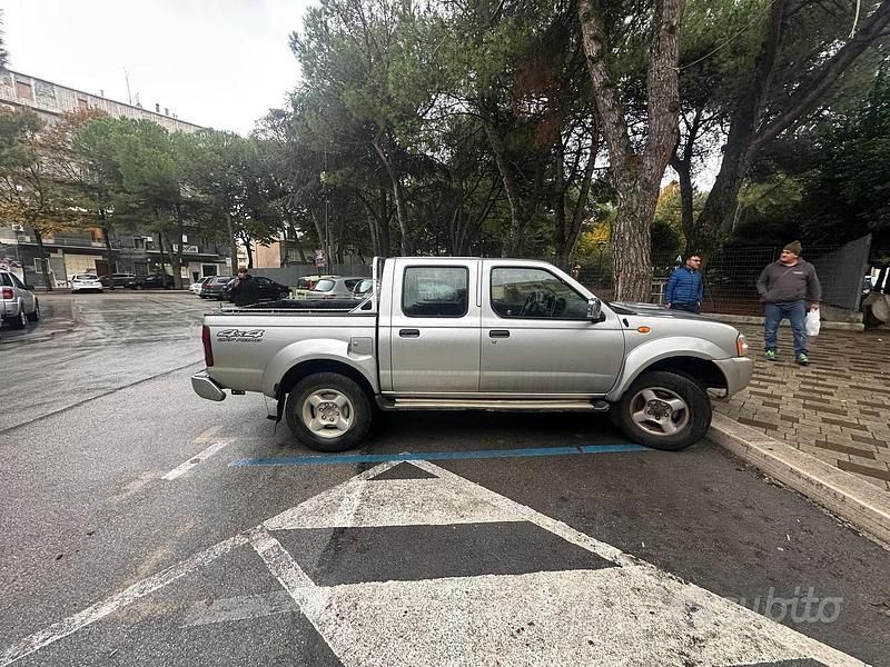 Usata Nissan Navara 2002 Grigio Pick-up