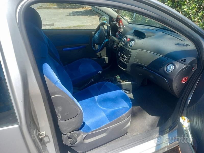 Grigio Usata 2004 Citroën C2 Due volumi | 300 € (Super prezzo) - Immagine 1/4