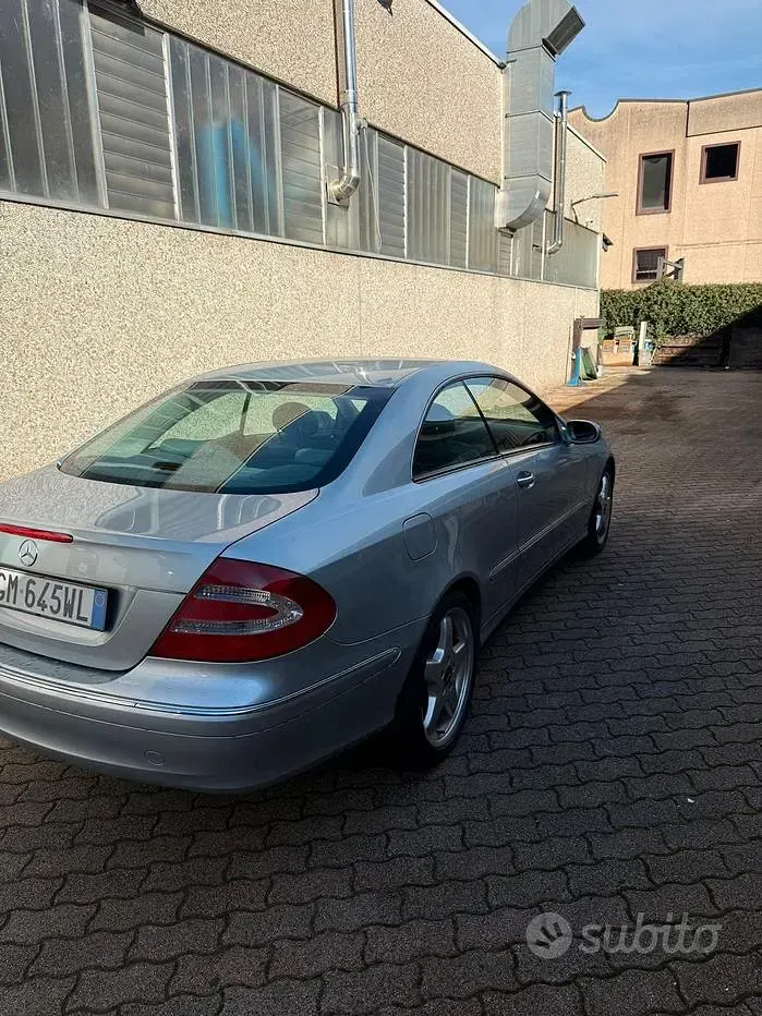 Usata Mercedes CLK320 218 CV (160 kW) 2004 Grigio