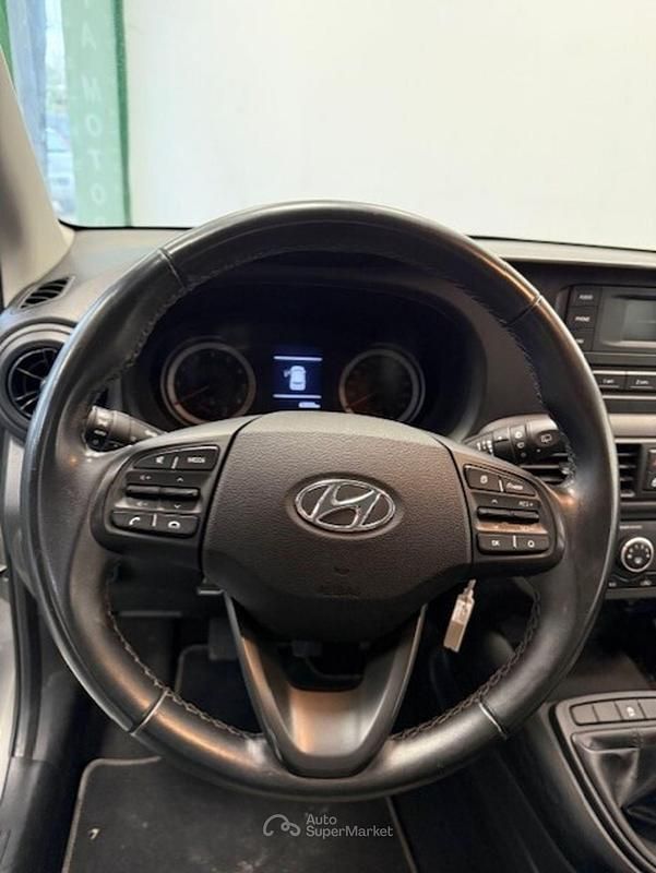 Usata Hyundai i10 67 CV (49 kW) 2022 Gray Utilitaria