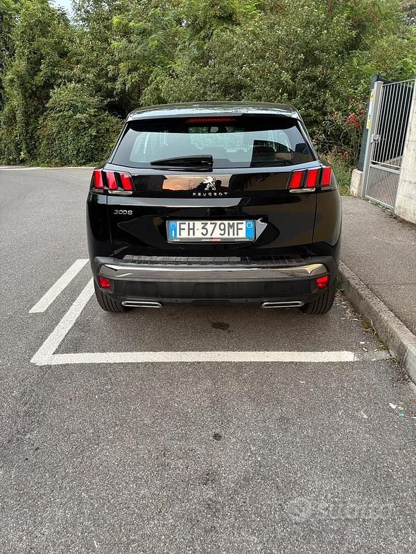 Usata Peugeot 3008 120 CV (88 kW) 2017 Nero SUV