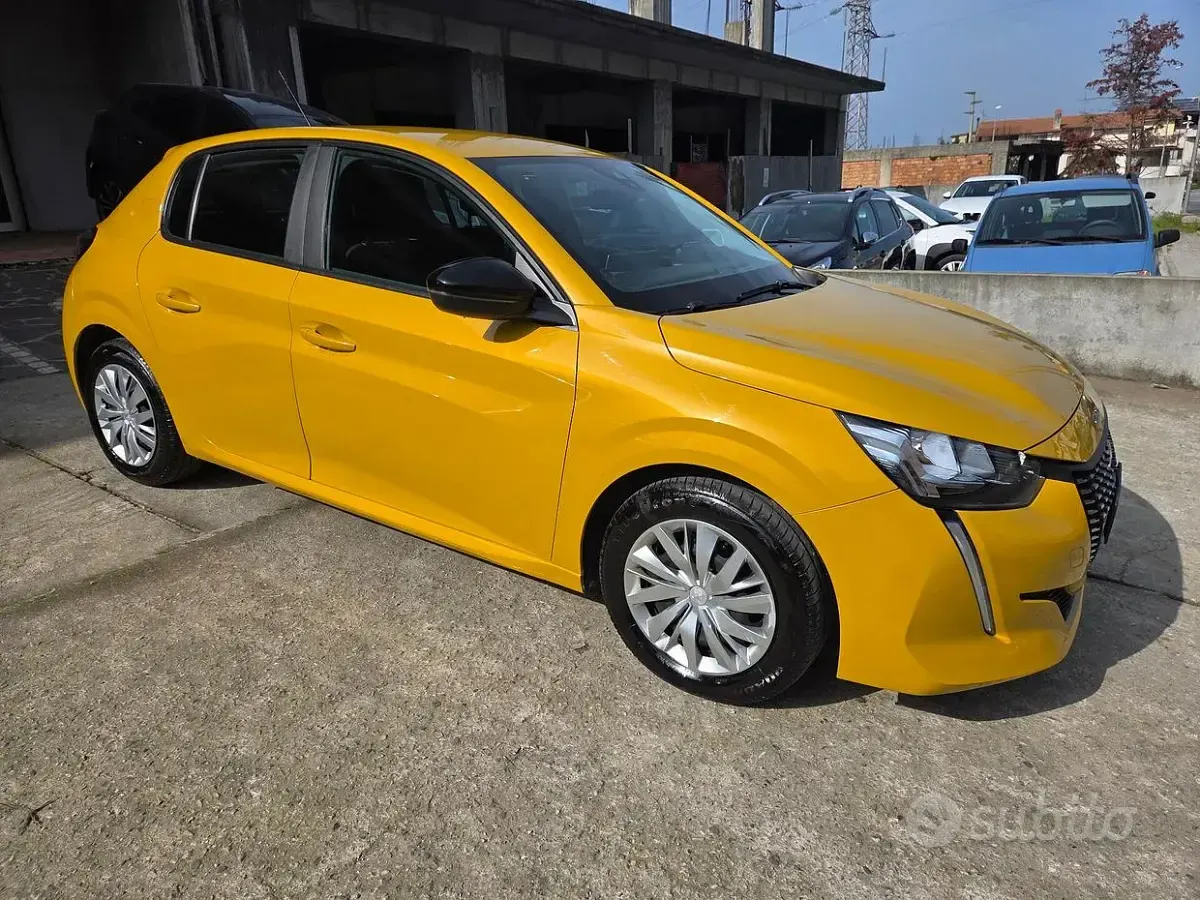 Usata Peugeot 208 Active 75 CV (55 kW) 2023 Giallo Utilitaria