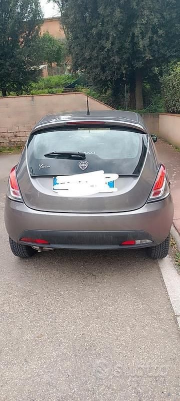 Usata Lancia Ypsilon 69 CV (50 kW) 2018 Grigio Utilitaria