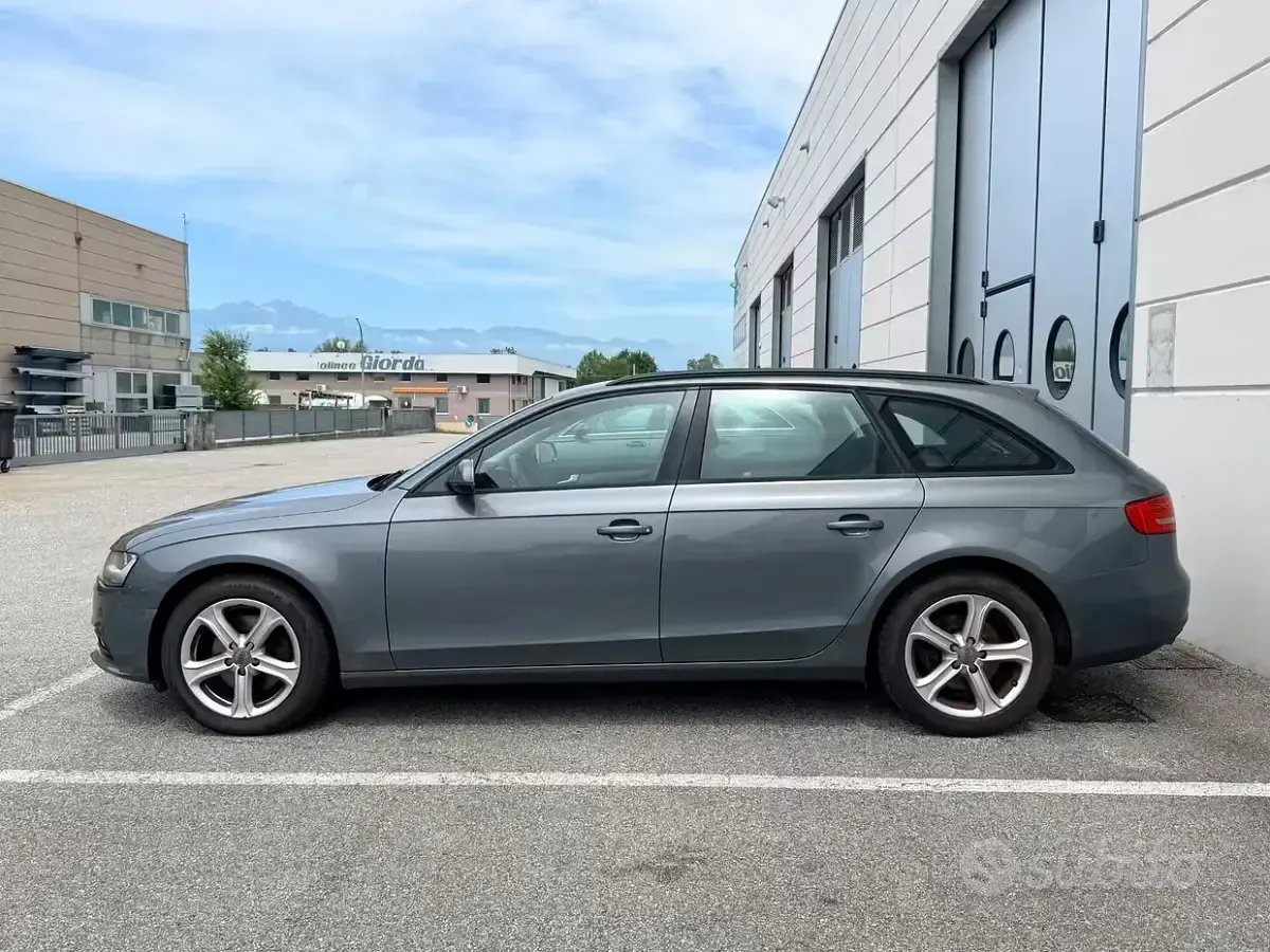 Usata Audi A4 Business Plus 143 CV (105 kW) 2013 Grigio Station wagon