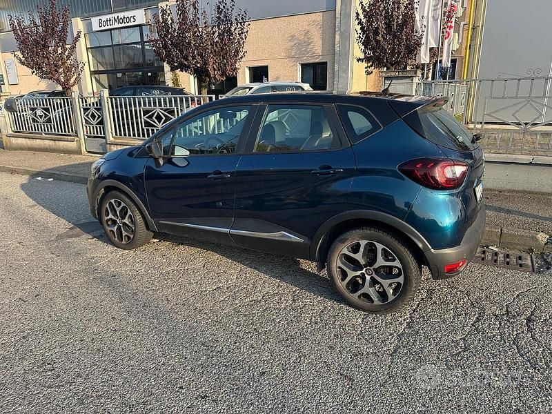 Verde Usata 2018 Renault Captur SUV | 10.700 € (Buon prezzo) - Immagine 1/2