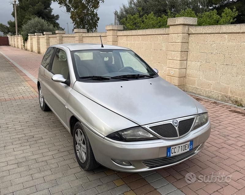 Usata Lancia Ypsilon 2002 Grigio Utilitaria