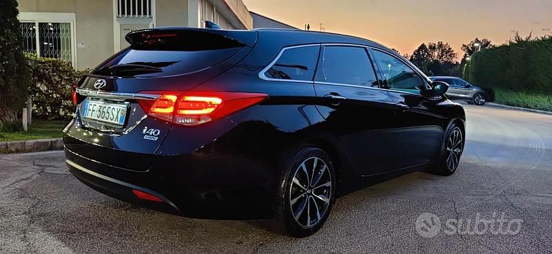 Usata Hyundai i40 141 CV (103 kW) 2016 Nero Station wagon