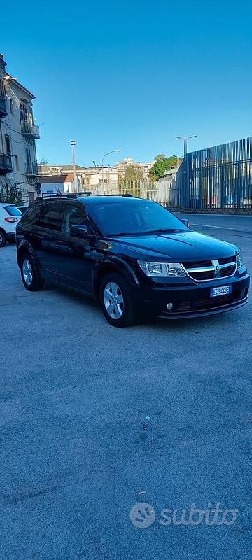 Usata Dodge Journey 140 CV (102 kW) 2010 Nero SUV