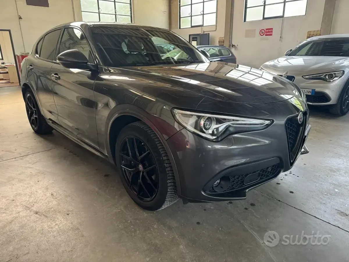 Usata Alfa Romeo Stelvio Veloce 209 CV (153 kW) 2021 Grigio SUV