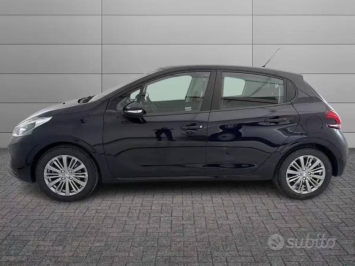 Usata Peugeot 208 Allure 83 CV (61 kW) 2019 Bluazzurro Utilitaria