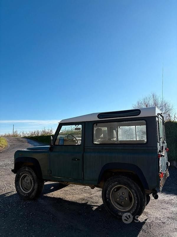 Usata Land Rover Defender 86 CV (63 kW) 2001 Verde SUV