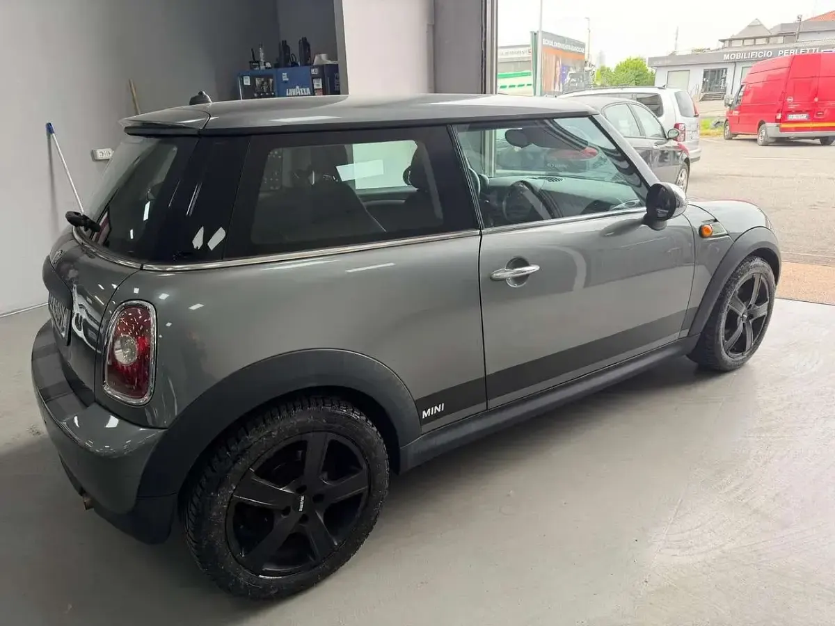 Begagnad Mini Cooper 75 HK (55 kW) 2010 Grå Halvkombi