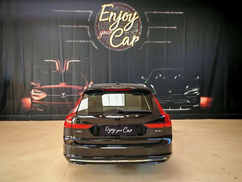 Usata Volvo V90 Plus 197 CV (144 kW) 2022 Black solid "stone" Station wagon