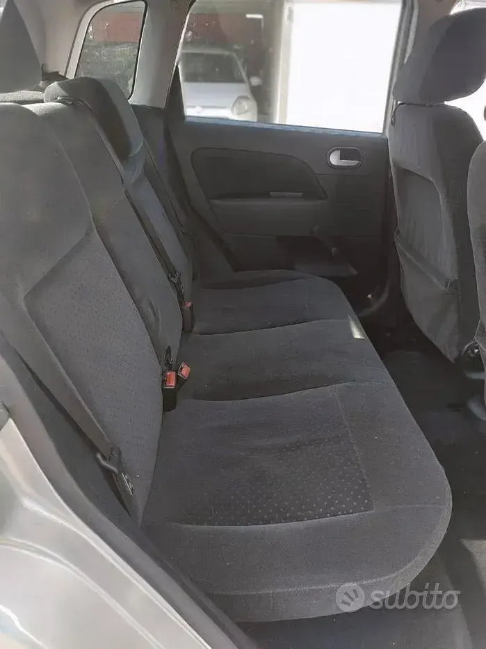 Usata Ford T 68 CV (50 kW) 2005 Berlina