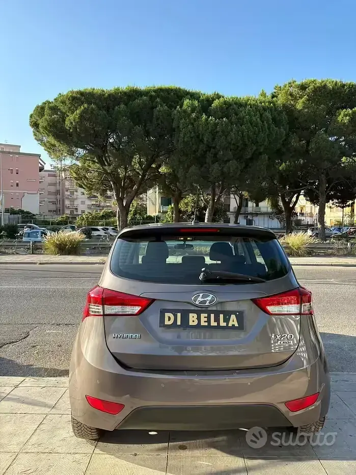 Usata Hyundai ix20 124 CV (91 kW) 2016 Nero Utilitaria