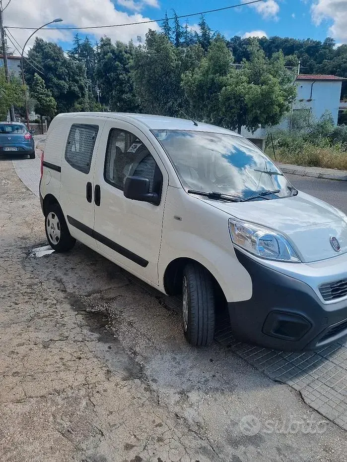 Usata Fiat Fiorino 80 CV (58 kW) 2018 Bianco Monovolume